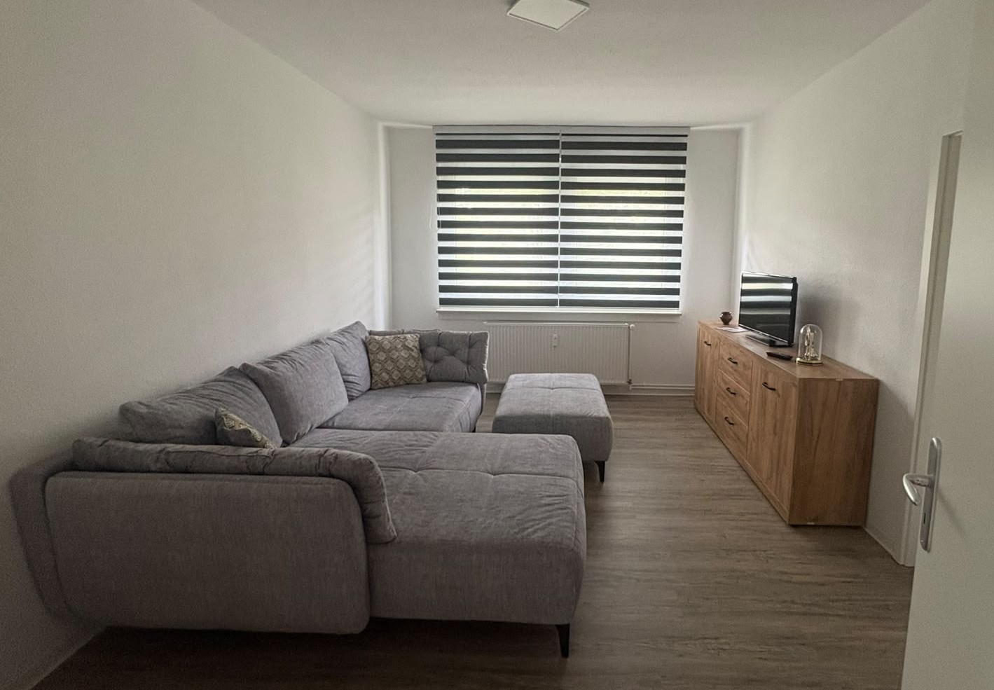 Wohnzimmer Türansicht
